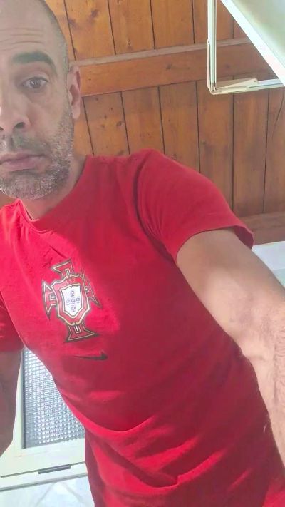 Arrettu87 live cam on Cam4