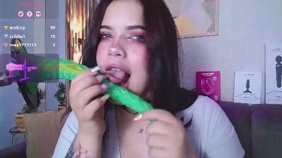 ArySubDoll live cam on Cam4