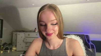 AshleaGiardini live cam on Cam4