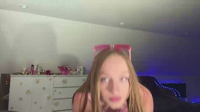 AshleaGiardini live cam on Cam4