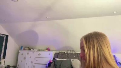 AshleaGiardini live cam on Cam4