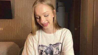 AshleaGiardini live cam on Cam4