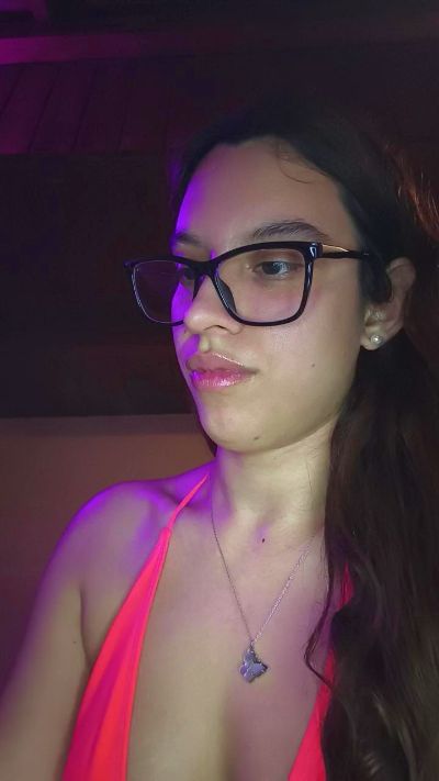 Ashleykitty00 live cam on Cam4
