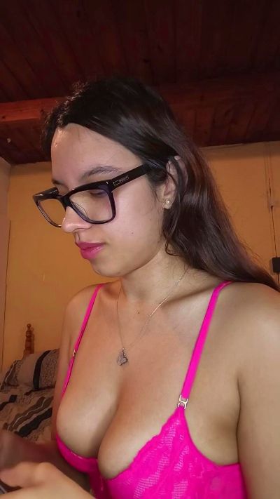 Ashleykitty00 live cam on Cam4