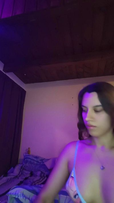 Ashleykitty00 live cam on Cam4