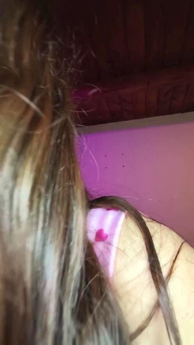 Ashleykitty00 live cam on Cam4
