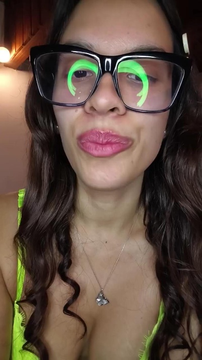 Ashleykitty00 live cam on Cam4