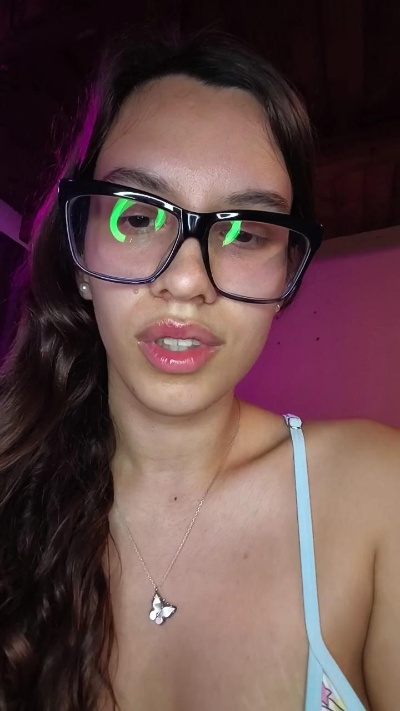 Ashleykitty00 live cam on Cam4