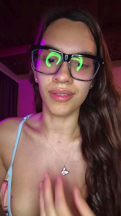 Ashleykitty00 live cam on Cam4