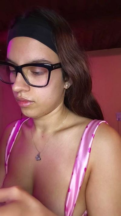 Ashleykitty00 live cam on Cam4
