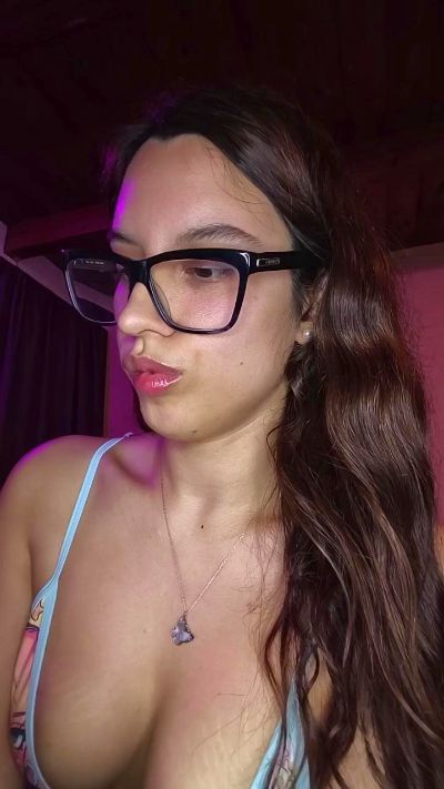 Ashleykitty00 live cam on Cam4