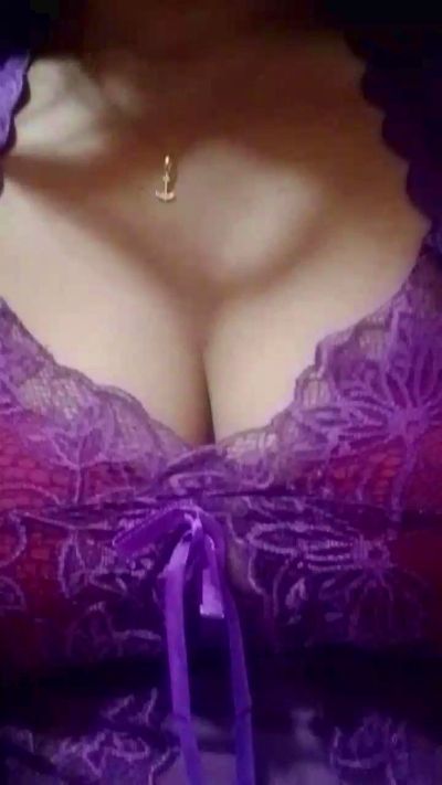 Asianbride85 live cam on Cam4