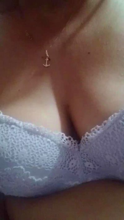Asianbride85 live cam on Cam4
