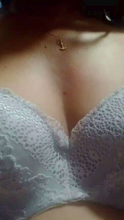 Asianbride85 live cam on Cam4