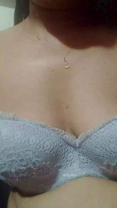 Asianbride85 live cam on Cam4