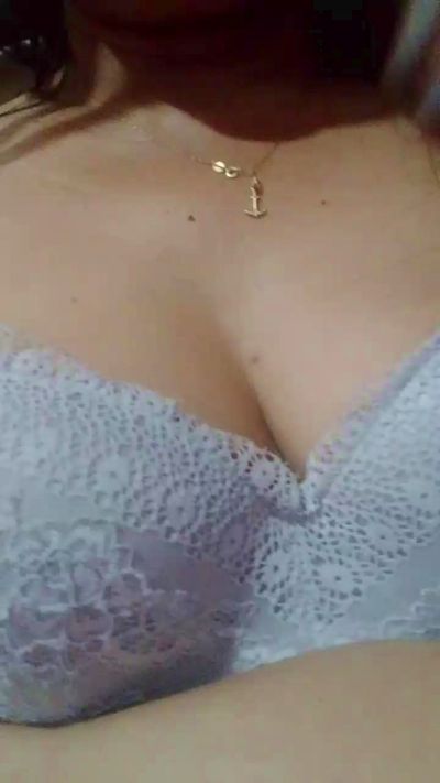 Asianbride85 live cam on Cam4