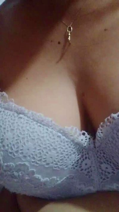 Asianbride85 live cam on Cam4