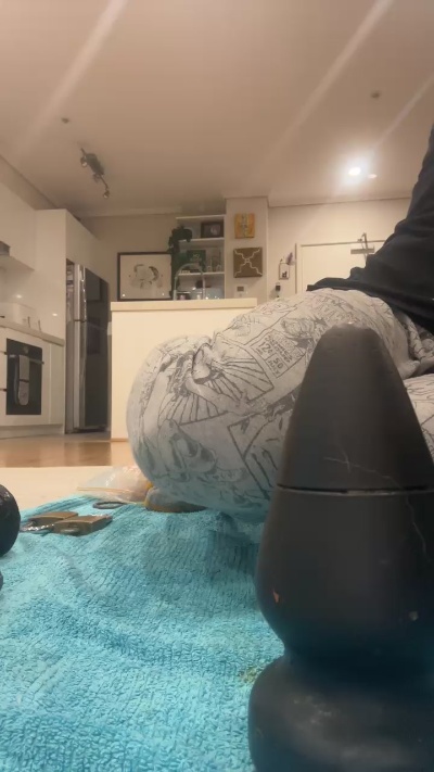 Asswhore23inch live cam on Cam4