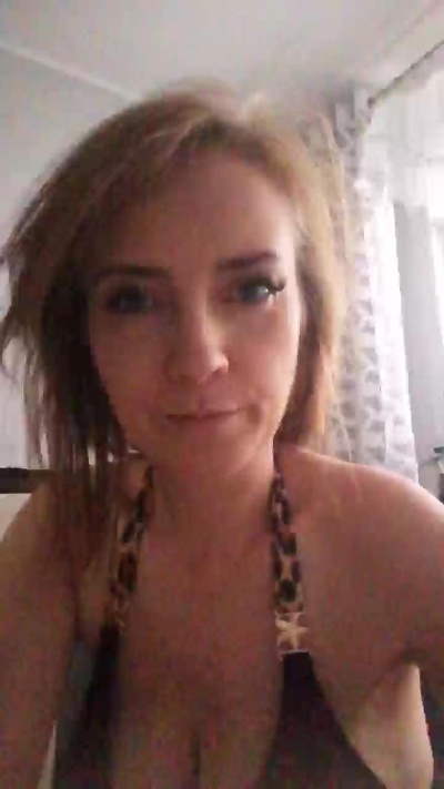 Asta875 live cam on Cam4