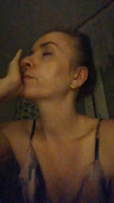 Asta875 live cam on Cam4