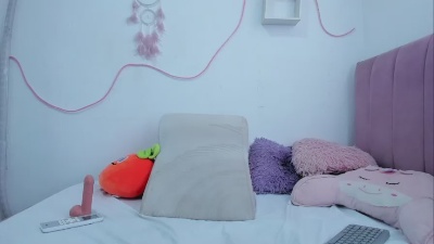 Atenea_gal live cam on Cam4