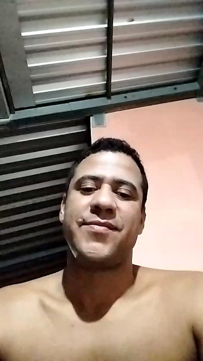 AtivoGoiano3 live cam on Cam4