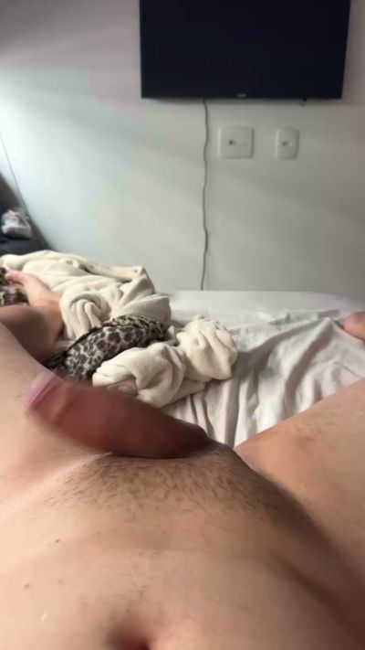 AtletaGrande live cam on Cam4