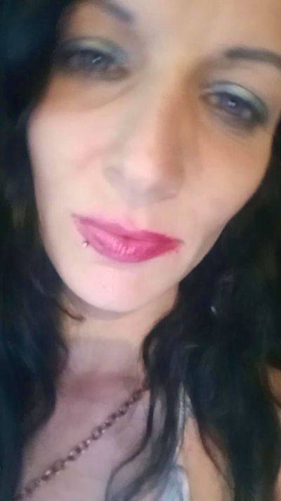 Aude63170 live cam on Cam4
