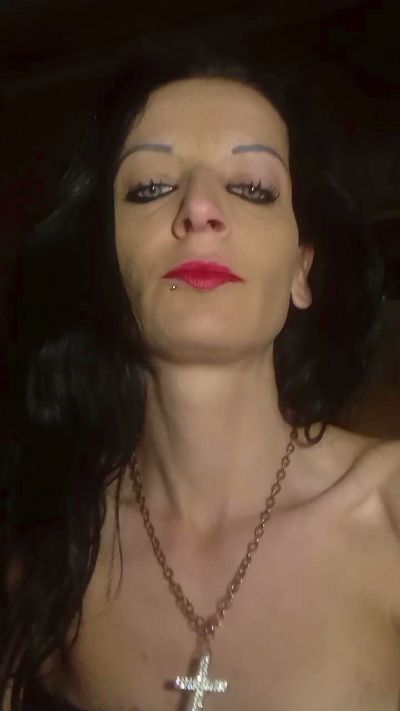 Aude63170 live cam on Cam4