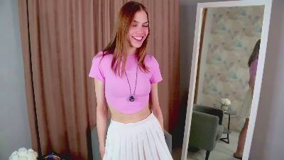 AudieLesser live sex cam preview from France