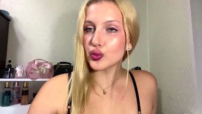 AudriaHelfgott live cam on Cam4