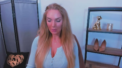 AulloraBody live cam on Cam4