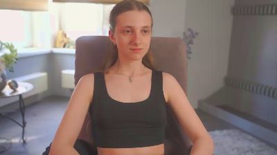 Profile and Statistics for AuraRazavi on Cam4