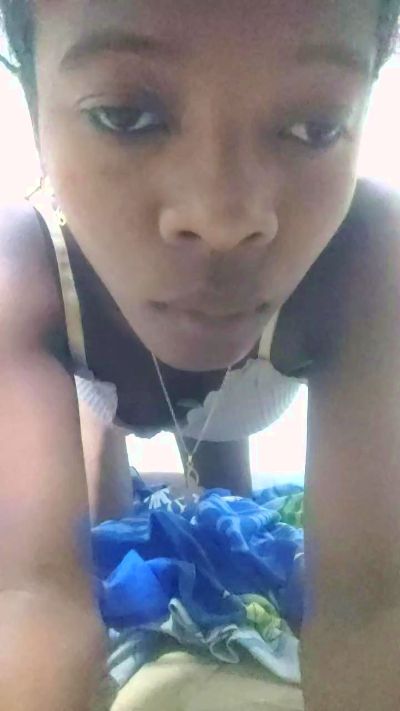 Aurealy live cam on Cam4