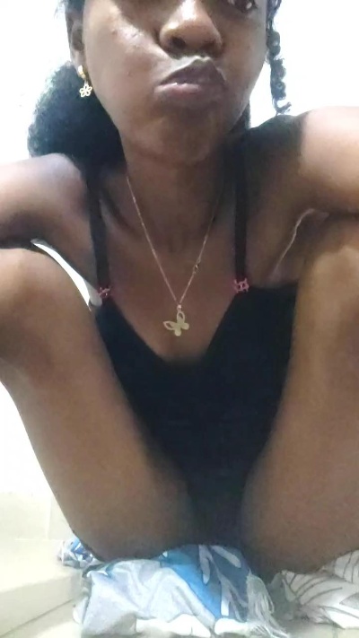 Aurealy live cam on Cam4