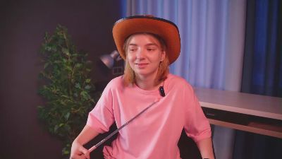 AureliaMarzec live female webcam from France