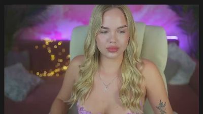 AuroraMore live cam on Cam4
