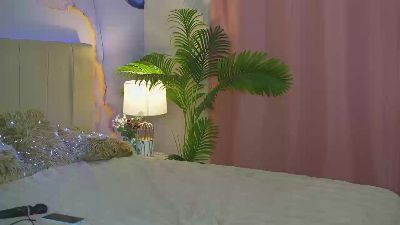 AuroraMore live cam on Cam4