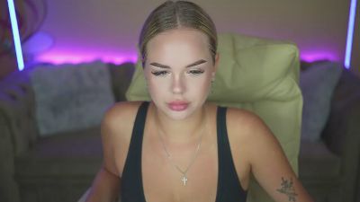 AuroraMore live cam on Cam4