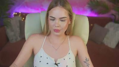 AuroraMore live cam on Cam4