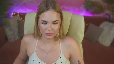 AuroraMore live cam on Cam4