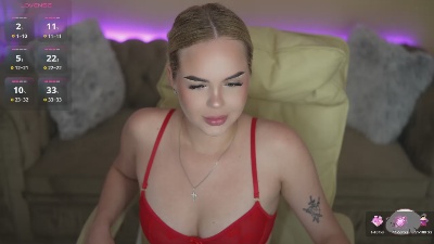 AuroraMore live cam on Cam4