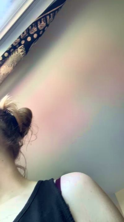Aurora_Synn live cam on Cam4