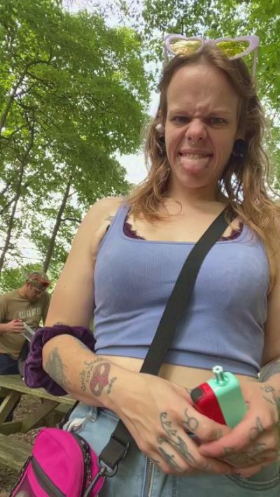 Aurora_Synn live cam on Cam4