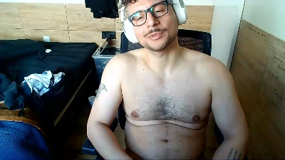AutisticDom live cam on Cam4