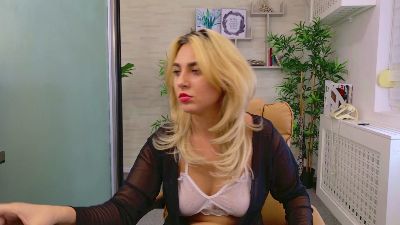AvaBlue_ live cam on Cam4