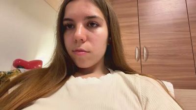 AvelinaLidster live cam on Cam4