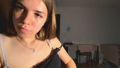 AvelinaLidster live cam on Cam4