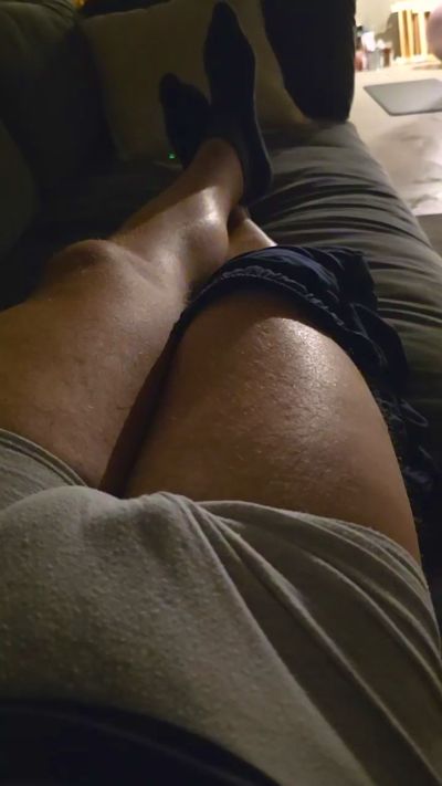 Averagedude24 live cam on Cam4