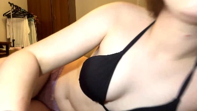 AveryBrezinski live cam on Cam4